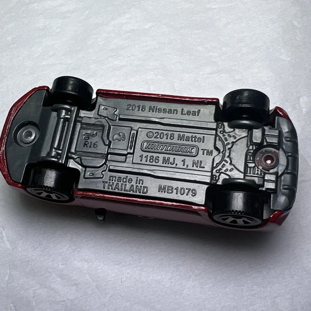 MATCHBOX 2022 MBX ELECTRIC DRIVERS EXCLUSIVE 2018 NISSAN LEAF METALLIC RED Loose